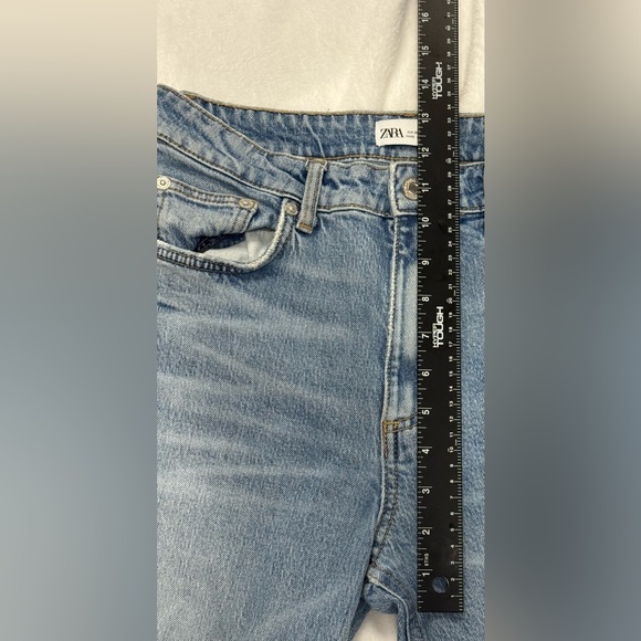Zara (US6) Distressed Straight Leg Jeans in Light Blue - Picture 8 of 9